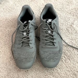 Nike Women’s Internationalist Fleece, grey, black and white. Size 9.5